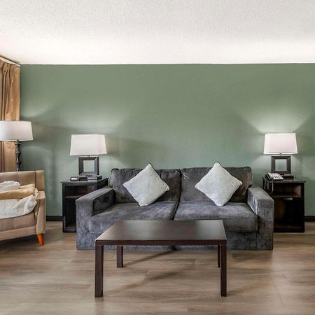 Quality Inn & Suites Santee Kültér fotó